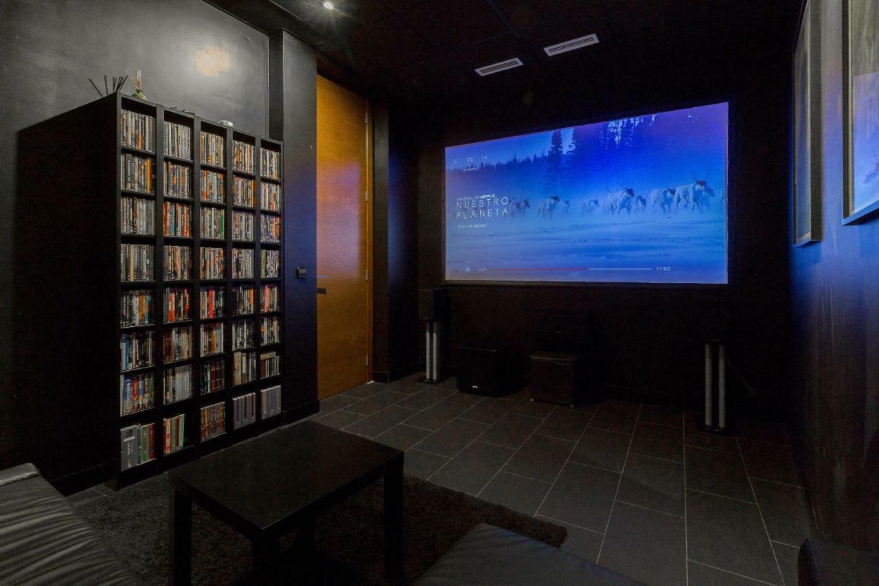Vlvilla - Villa De Lujo En Valencia Con Piscina Privada Y Sala De Cine Burjassot Buitenkant foto